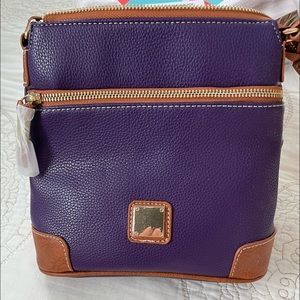 - super cute bag! Great gift! Dooney & Bourke lookalike!